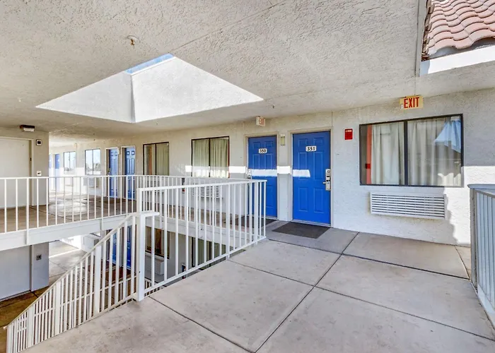 6-phoenix, Az - West 3* Phoenix