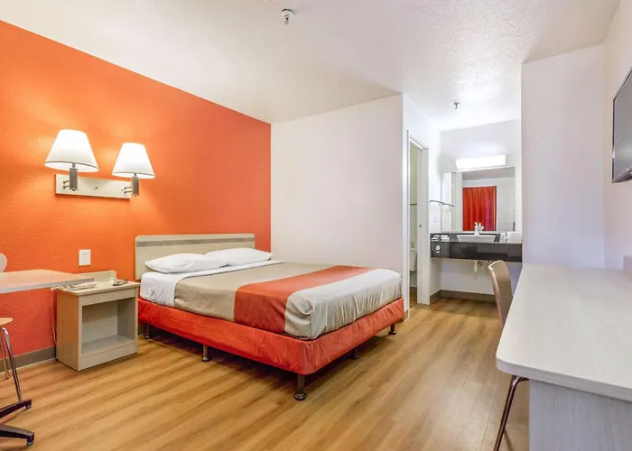 Hotel 6-phoenix, Az - West 3*