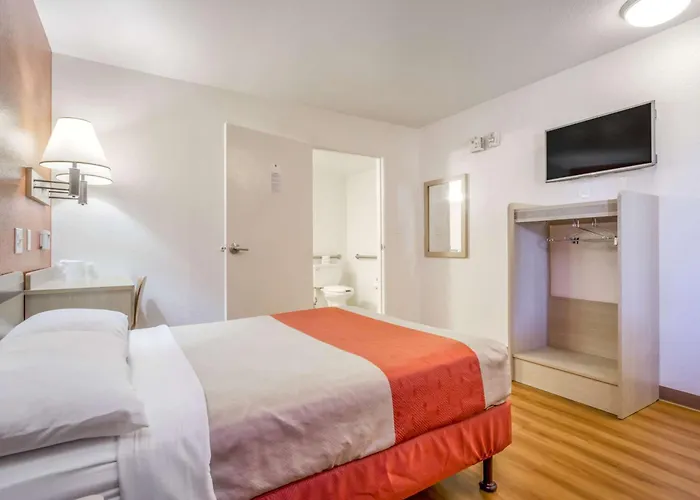 6-phoenix, Az - West Hotel 3*