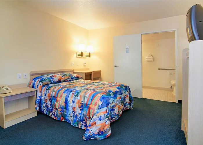 Hotel 6-phoenix, Az - West Phoenix